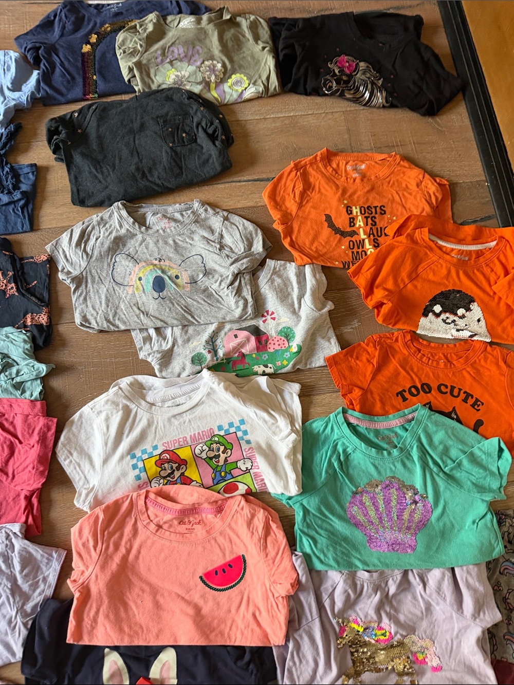 GAP Girls Mixed Color Graphic & Pattern Tee Lot - Multi - Picture 4 of 5